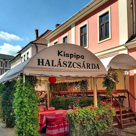 Szechenyi-udvar Appartman Lägenhet